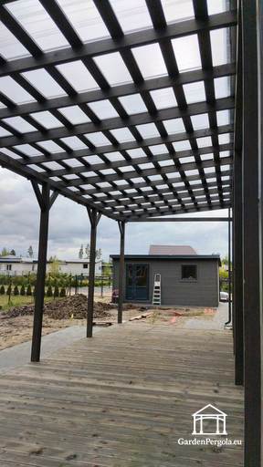 An das Haus angebauter Vordach 3x10m Polycarbonat
