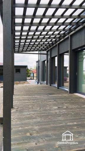 An das Haus angebauter Vordach 3x10m Polycarbonat