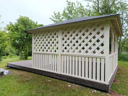 4x4.5 m Weißes Holzpavillon — Elegantes Gartenpavillon mit Terrasse und Schönem Design